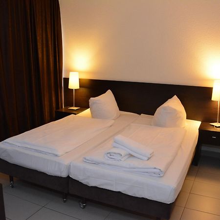 Mosel Hotel Francfort-sur-le-Main Extérieur photo