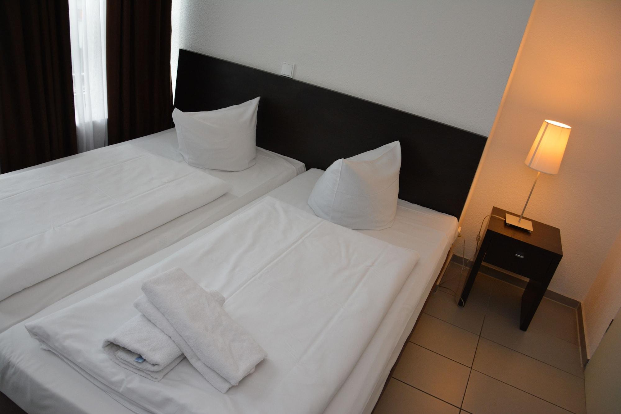 Mosel Hotel Francfort-sur-le-Main Extérieur photo