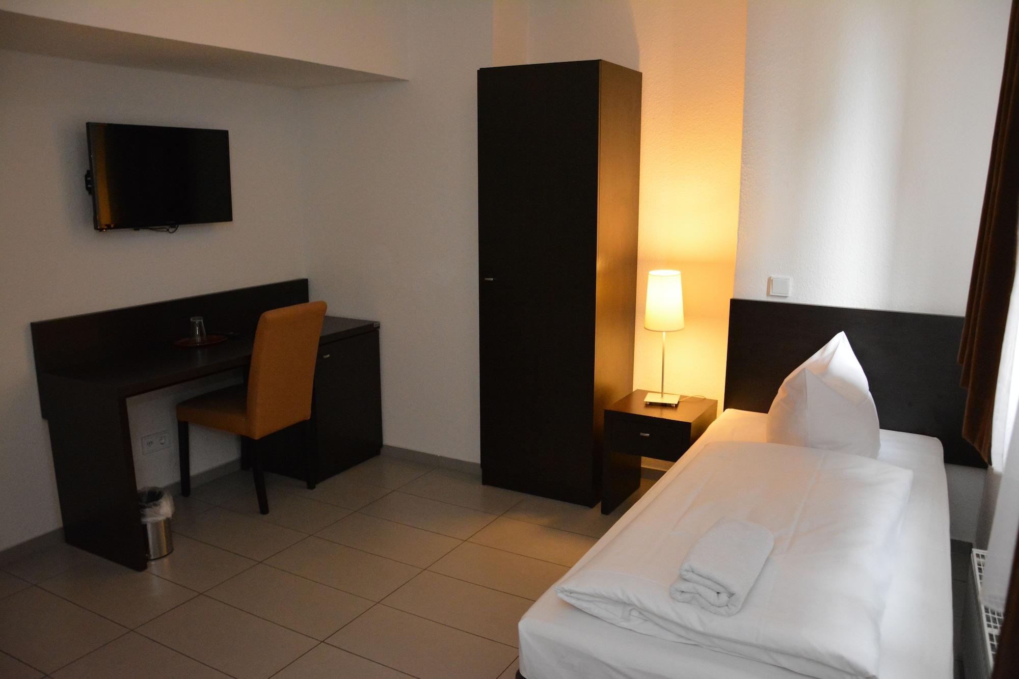 Mosel Hotel Francfort-sur-le-Main Extérieur photo