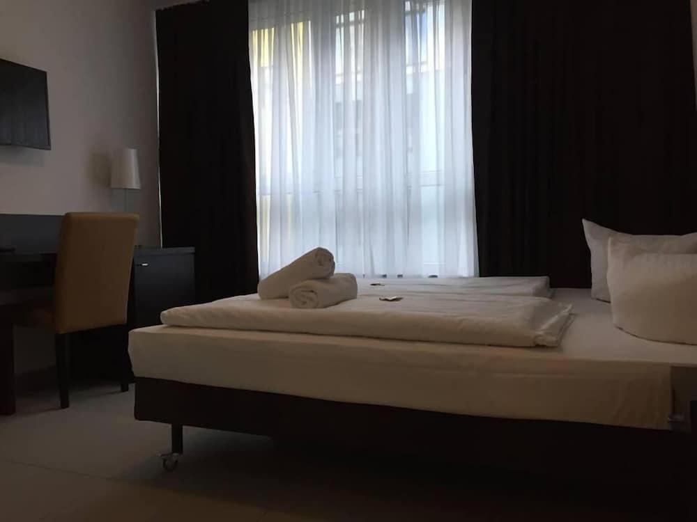 Mosel Hotel Francfort-sur-le-Main Extérieur photo