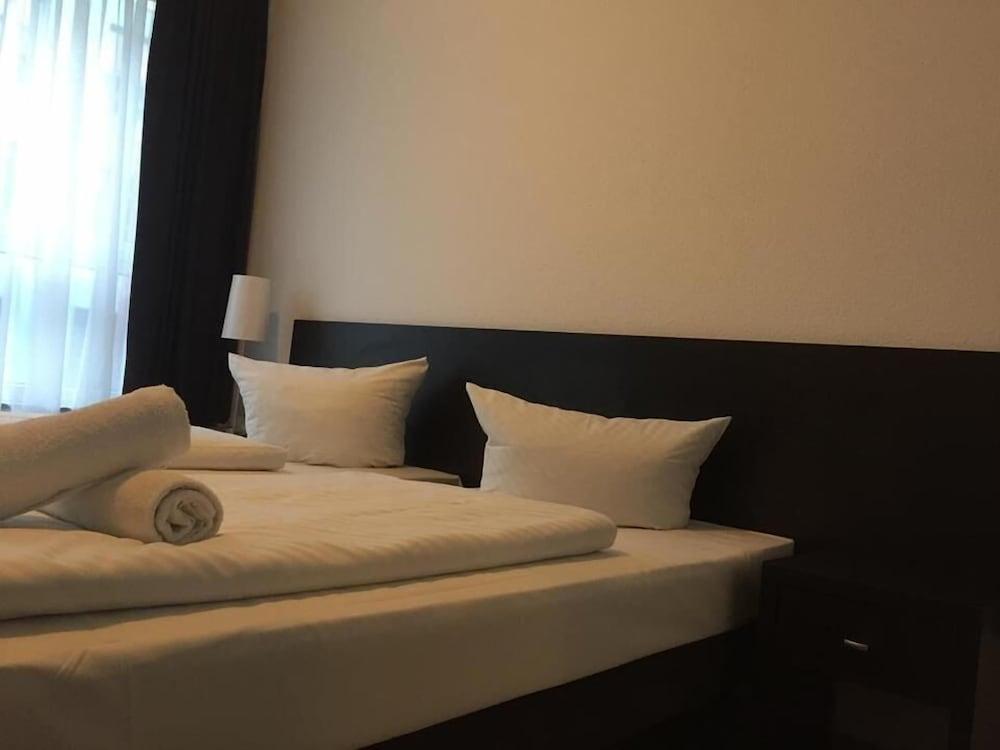 Mosel Hotel Francfort-sur-le-Main Extérieur photo