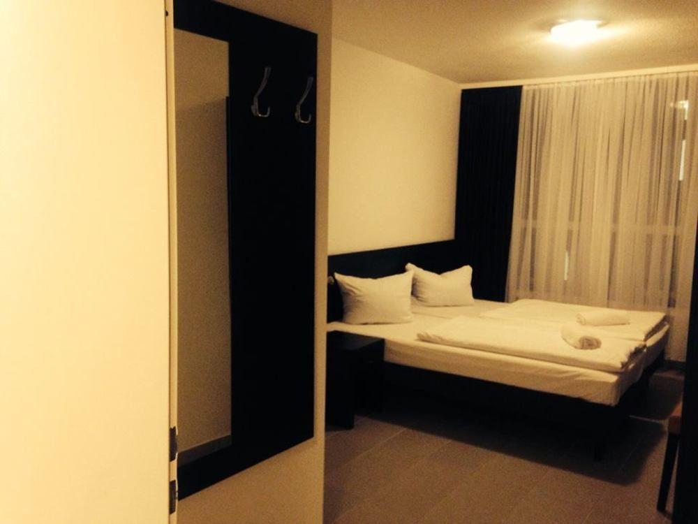 Mosel Hotel Francfort-sur-le-Main Extérieur photo